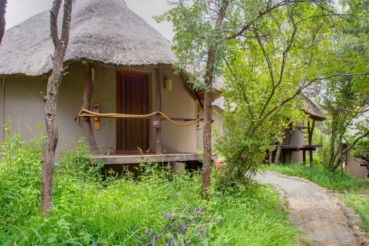 Warthogs Bush Lodge マガリスバーグ エクステリア 写真